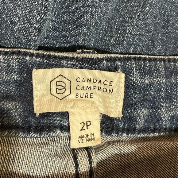 Women’s Candace Cameron Bure medium wash distressed ankle embroidered jeans 2P - Picture 3 of 4